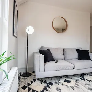 https://richmond-place-3-by-t-sa-central-free-parking.cardiffhotelswales.com