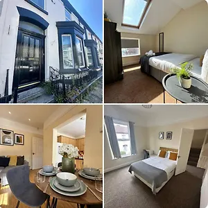 Modern 5 Bedroom House Near Lark Lane Apartment